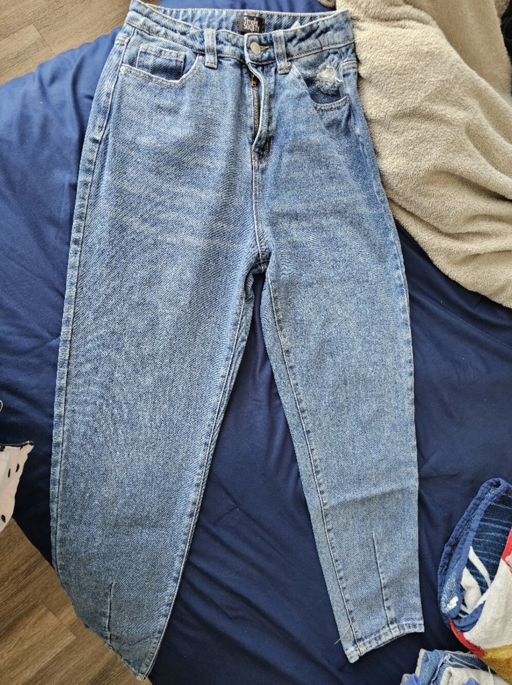 Light Wash Women's Jeans - Classic High-Rise Barrel Leg